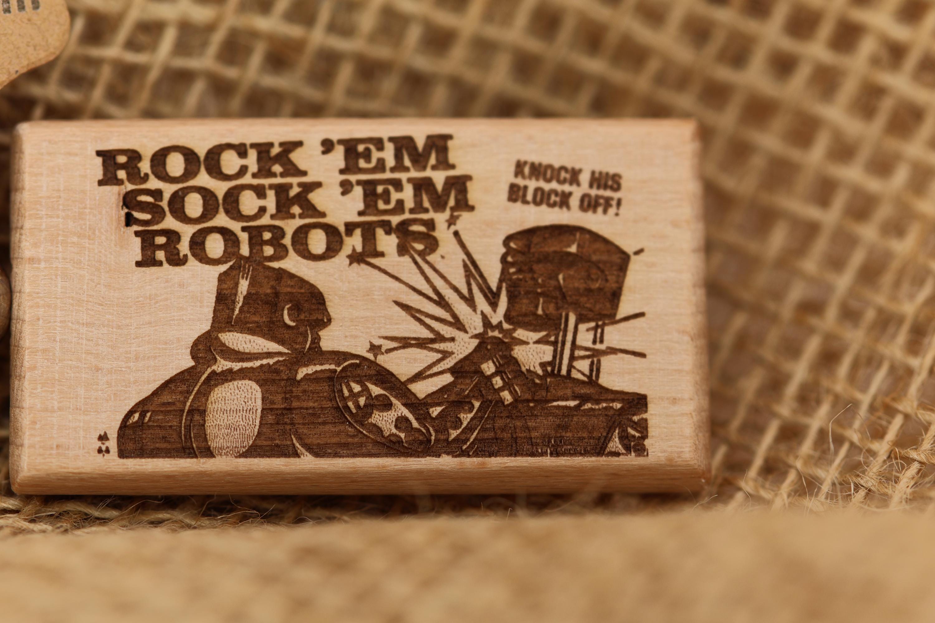 Rock’em Sock’em Robots Keychain – Hardwood Retro Toy With Double-Sided Engraving