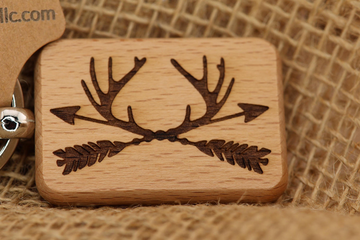 Rustic Hunting Keychain – Hardwood Double Sided Antlers and Arrows Design