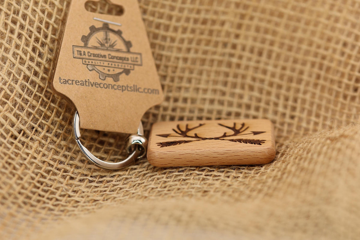 Rustic Hunting Keychain – Hardwood Double Sided Antlers and Arrows Design