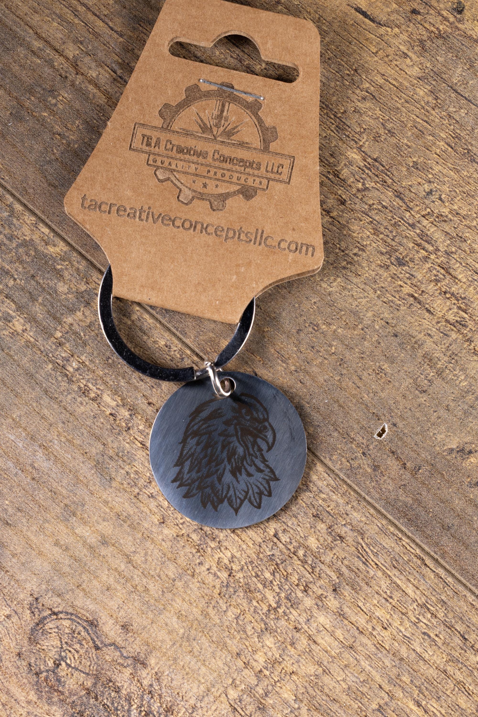 Patriotic Eagle Keychain - USA Pride Accessory With Polished Steel Finish