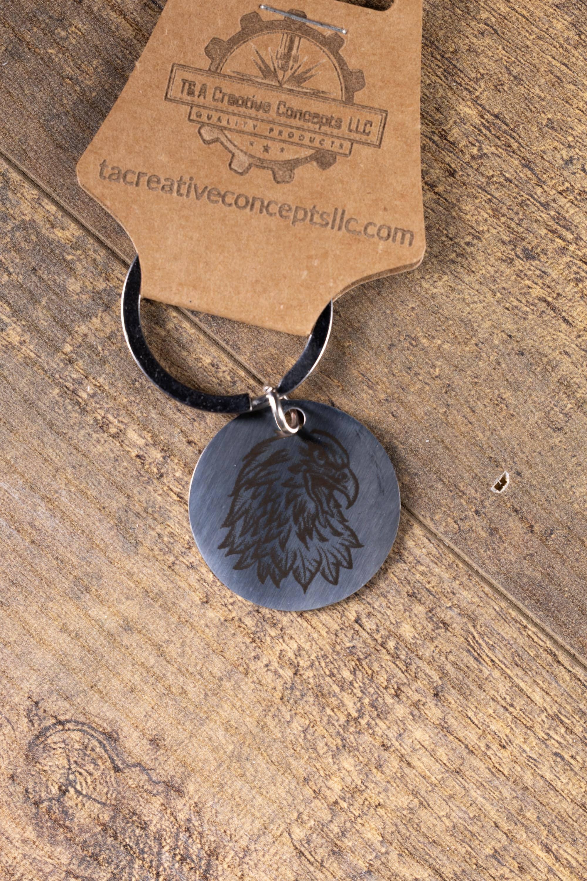 Patriotic Eagle Keychain - USA Pride Accessory With Polished Steel Finish