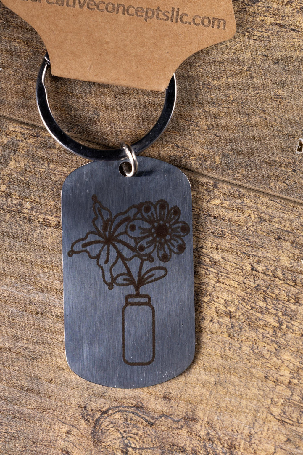 Floral Vase Keychain – Stainless Steel Engraved Floral Keepsake Accessory